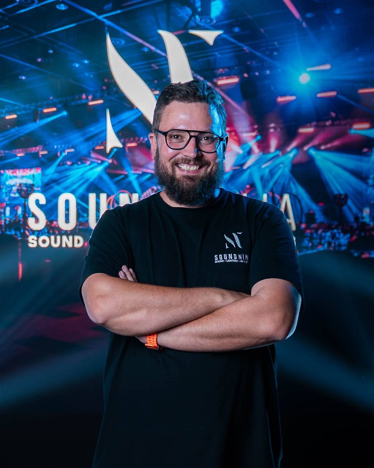 A member of the Sound Ninja team in a Sound Ninja t-shirt
